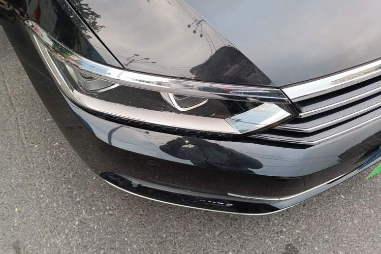 Used Volkswagen Magotan 2019 330TSI DSG Luxury Version China VI Standard Right Front Headlight