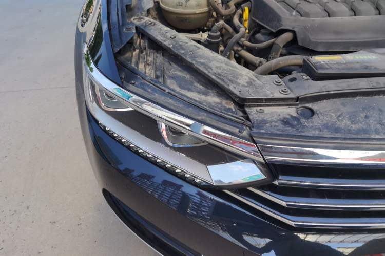 Used Volkswagen Magotan 2019 330TSI DSG Luxury Version China VI Standard Right Front Headlight