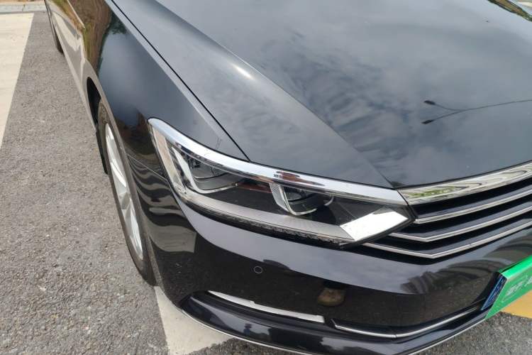 Used Volkswagen Magotan 2019 330TSI DSG Luxury Version China VI Standard Right Front Headlight
