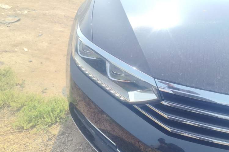 Used Volkswagen Magotan 2019 330TSI DSG Luxury Model China V Standard Right Front Headlight