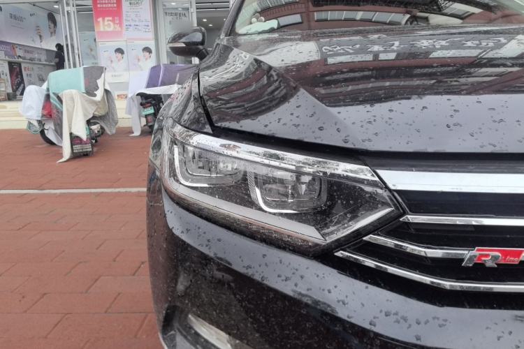 Used Volkswagen Magotan 2019 380TSI DSG Luxury Model China V Standard Right Front Headlight
