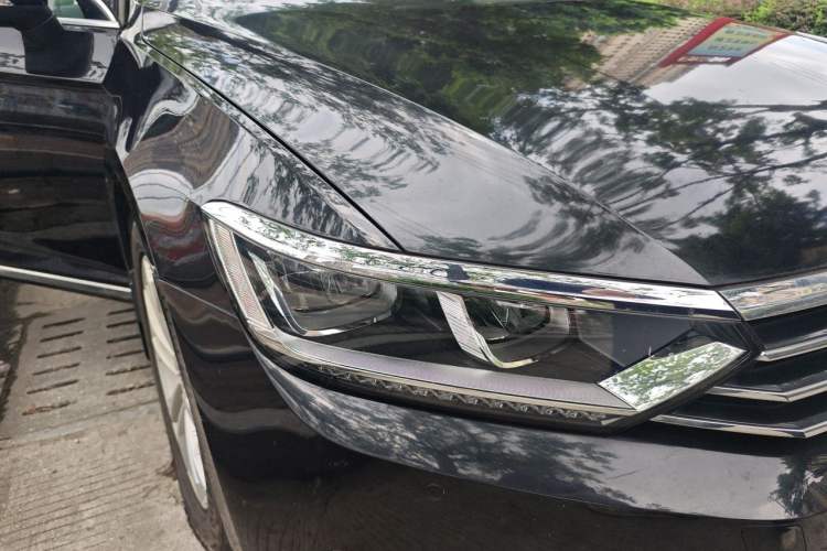 Used Volkswagen Magotan 2019 330TSI DSG Luxury Model China V Standard Right Front Headlight