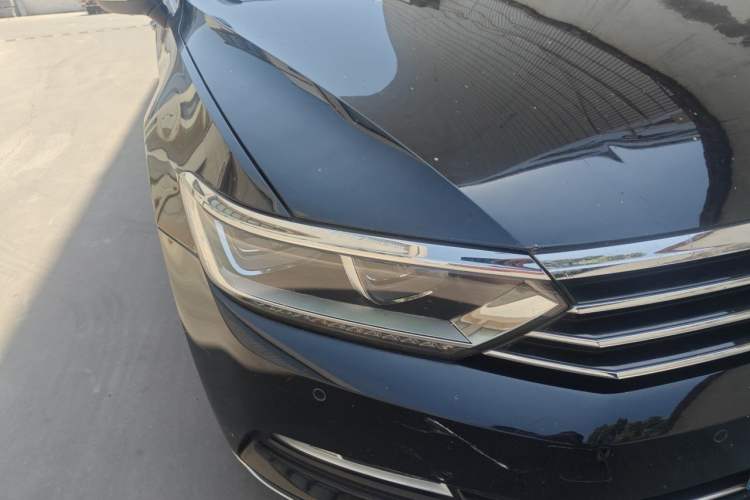 Used Volkswagen Magotan 2019 330TSI DSG Luxury Version China VI Standard Right Front Headlight