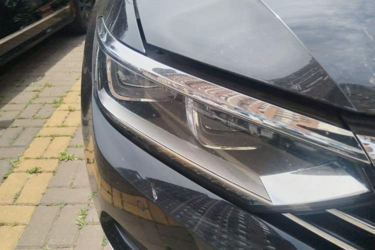 Used Volkswagen Magotan 2019 330TSI DSG Leading Model China VI Standard Right Front Headlight