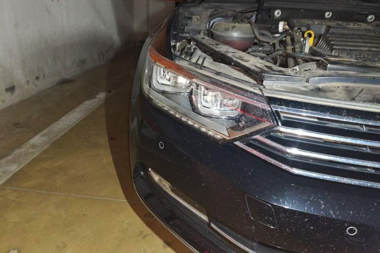 Used Volkswagen Magotan 2019 280TSI DSG Comfort Model China VI Standard Right Front Headlight