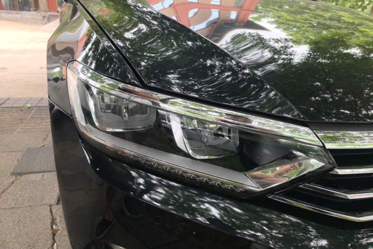 Used Volkswagen Magotan 2019 330TSI DSG Luxury Version China VI Standard Right Front Headlight
