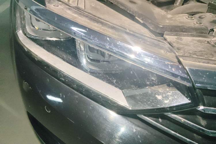 Used Volkswagen Magotan 2019 330TSI DSG Leading Model China VI Standard Right Front Headlight