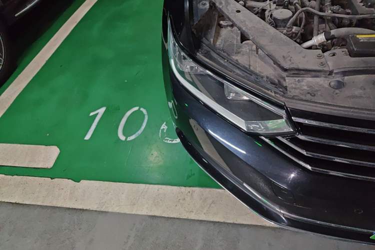 Used Volkswagen Magotan 2019 280TSI DSG Comfort Model China VI Standard Right Front Headlight