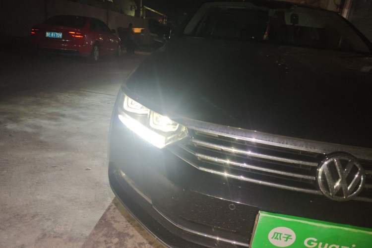Used Volkswagen Magotan 2019 380TSI DSG Luxury Model China V Standard Right Front Headlight