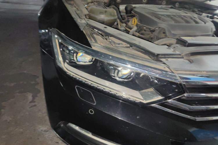 Used Volkswagen Magotan 2019 330TSI DSG Luxury Version China VI Standard Right Front Headlight