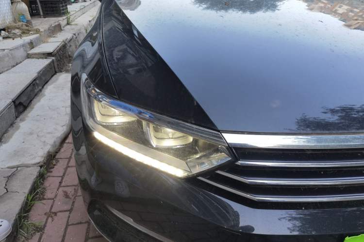 Used Volkswagen Magotan 2019 330TSI DSG Luxury Version China VI Standard Right Front Headlight
