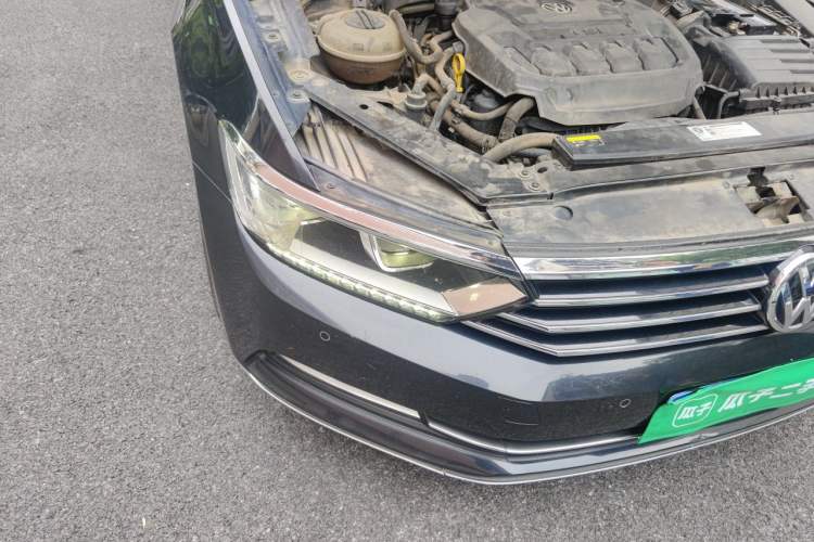 Used Volkswagen Magotan 2019 330TSI DSG Luxury Version China VI Standard Right Front Headlight