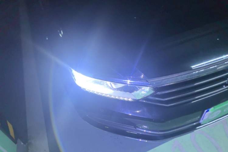 Used Volkswagen Magotan 2019 330TSI DSG Luxury Model China V Standard Right Front Headlight