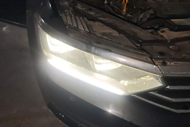 Used Volkswagen Magotan 2019 330TSI DSG Leading Edition China V Standard Right Front Headlight