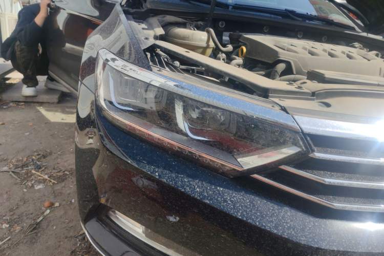Used Volkswagen Magotan 2019 330TSI DSG Luxury Version China VI Standard Right Front Headlight