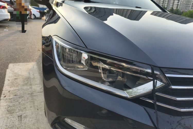 Used Volkswagen Magotan 2019 280TSI DSG Comfort Model China V Standard Right Front Headlight