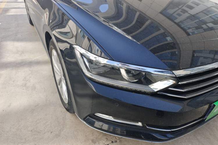 Used Volkswagen Magotan 2019 330TSI DSG Luxury Version China VI Standard Right Front Headlight