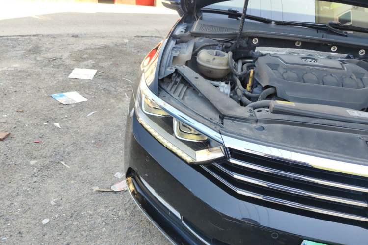 Used Volkswagen Magotan 2019 330TSI DSG Leading Edition China V Standard Right Front Headlight