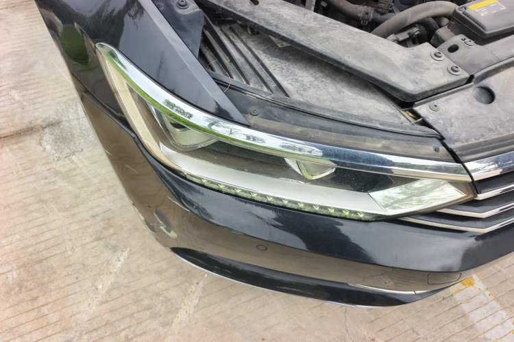 Used Volkswagen Magotan 2019 330TSI DSG Luxury Version China VI Standard Right Front Headlight