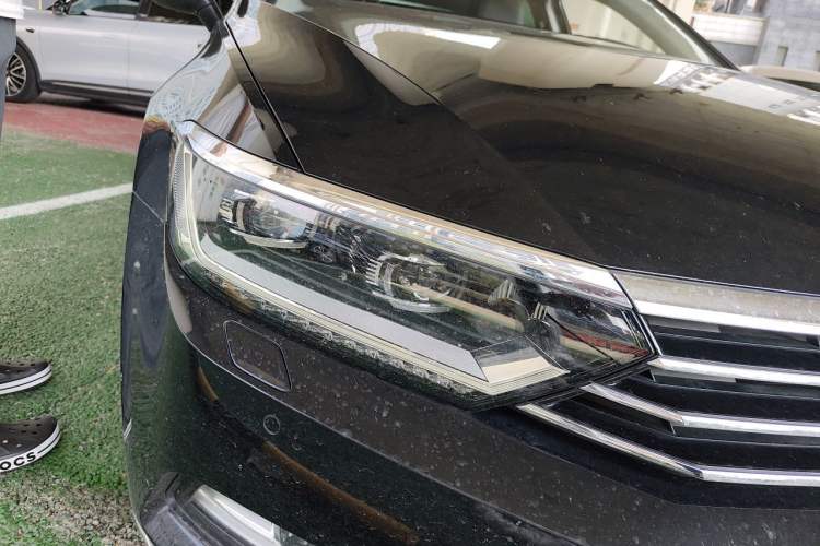 Used Volkswagen Magotan 2019 330TSI DSG Luxury Model China V Standard Right Front Headlight