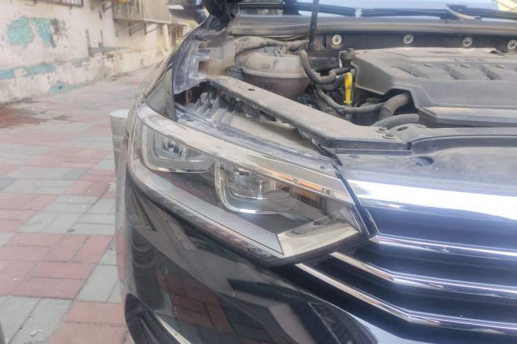 Used Volkswagen Magotan 2019 330TSI DSG Luxury Version China VI Standard Right Front Headlight