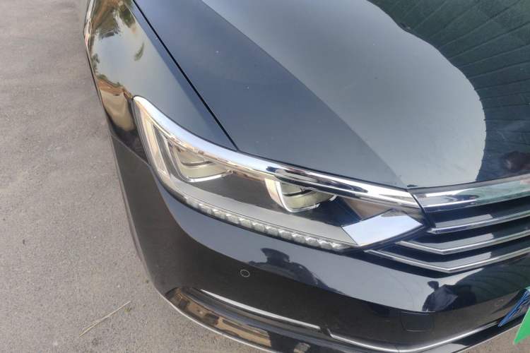 Used Volkswagen Magotan 2019 330TSI DSG Luxury Version China VI Standard Right Front Headlight