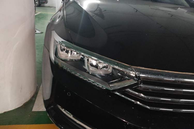 Used Volkswagen Magotan 2019 330TSI DSG Luxury Model China V Standard Right Front Headlight