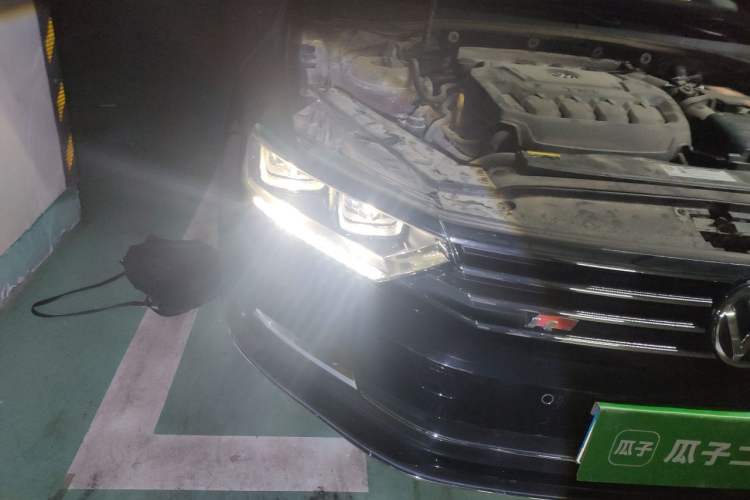 Used Volkswagen Magotan 2019 330TSI DSG Leading Model China VI Standard Right Front Headlight