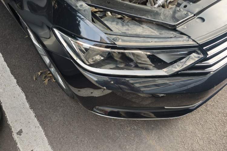 Used Volkswagen Magotan 2019 280TSI DSG Leading Model China V Standard Right Front Headlight