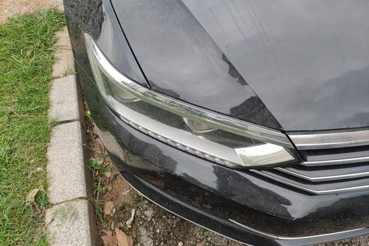 Used Volkswagen Magotan 2019 330TSI DSG Luxury Version China VI Standard Right Front Headlight