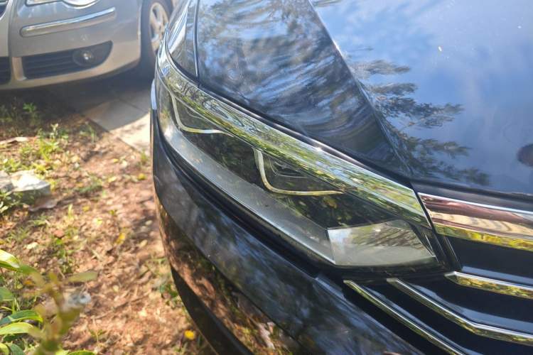 Used Volkswagen Magotan 2019 330TSI DSG Leading Edition China V Standard Right Front Headlight