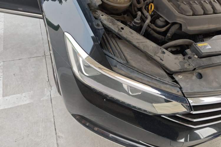 Used Volkswagen Magotan 2019 330TSI DSG Leading Model China VI Standard Right Front Headlight