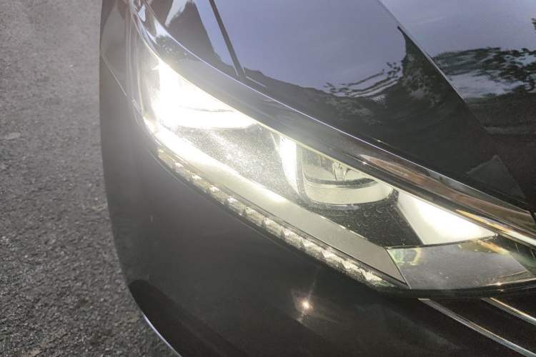 Used Volkswagen Magotan 2019 330TSI DSG Luxury Version China VI Standard Right Front Headlight