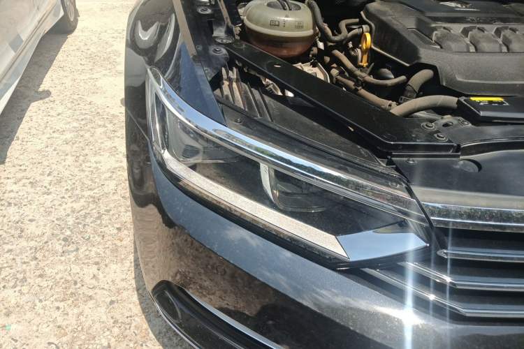 Used Volkswagen Magotan 2019 330TSI DSG Leading Model China VI Standard Right Front Headlight