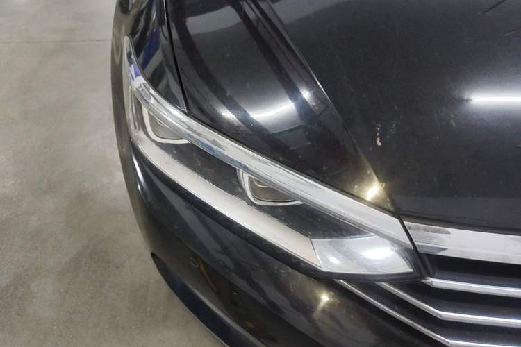 Used Volkswagen Magotan 2019 330TSI DSG Luxury Model China V Standard Right Front Headlight