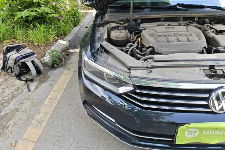 Used Volkswagen Magotan 2019 330TSI DSG Luxury Version China VI Standard Right Front Headlight