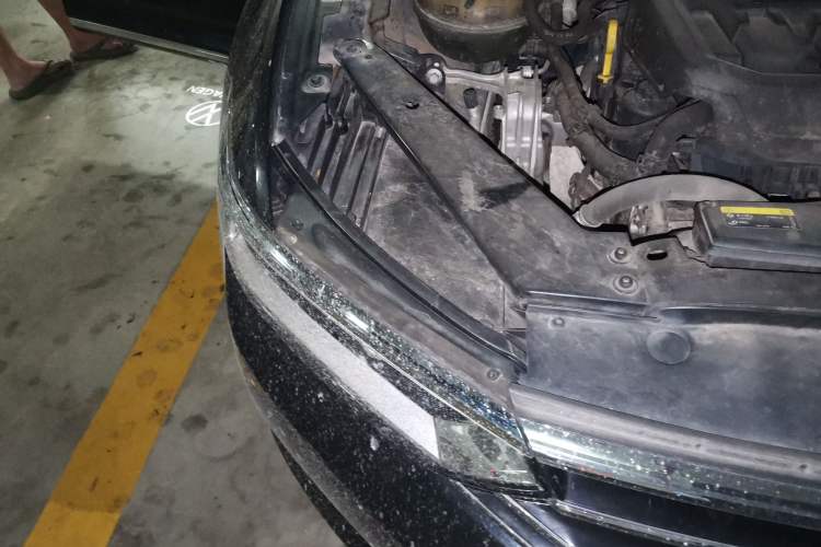 Used Volkswagen Magotan 2019 330TSI DSG Leading Model China VI Standard Right Front Headlight
