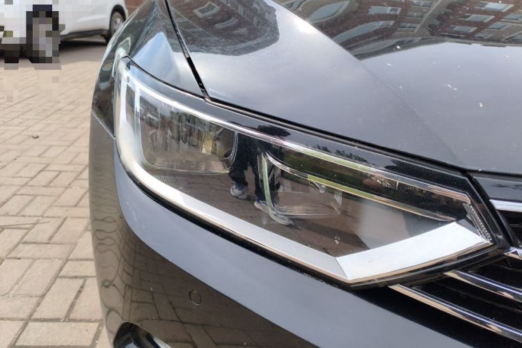 Used Volkswagen Magotan 2019 280TSI DSG Comfort Model China V Standard Right Front Headlight
