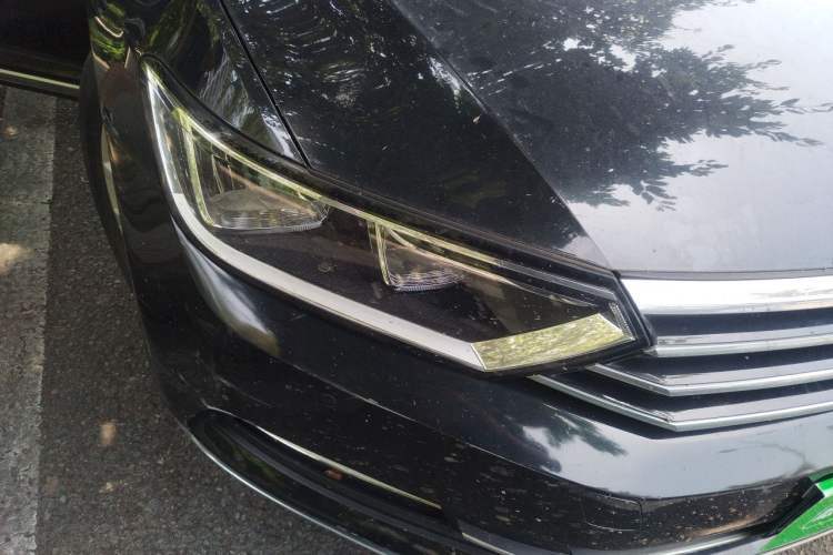 Used Volkswagen Magotan 2019 280TSI DSG Comfort Model China VI Standard Right Front Headlight