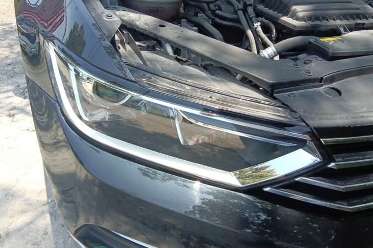 Used Volkswagen Magotan 2019 280TSI DSG Leading Model China V Standard Right Front Headlight