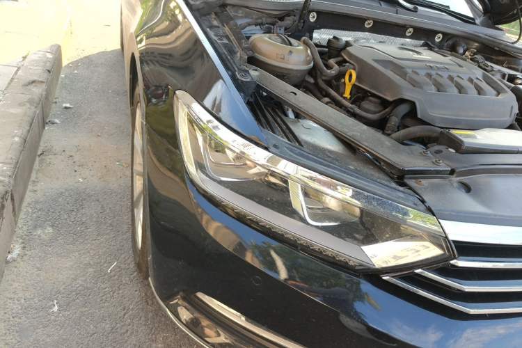 Used Volkswagen Magotan 2019 330TSI DSG Leading Model China VI Standard Right Front Headlight
