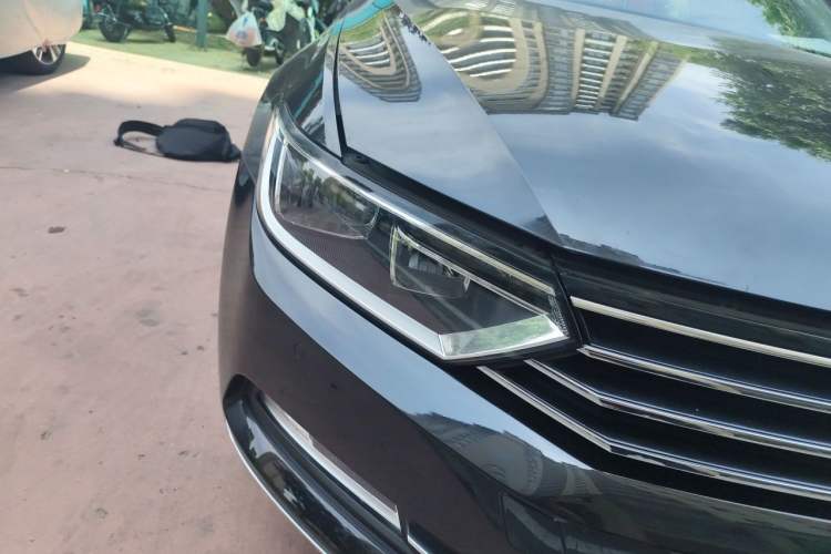 Used Volkswagen Magotan 2019 280TSI DSG Comfort Model China VI Standard Right Front Headlight