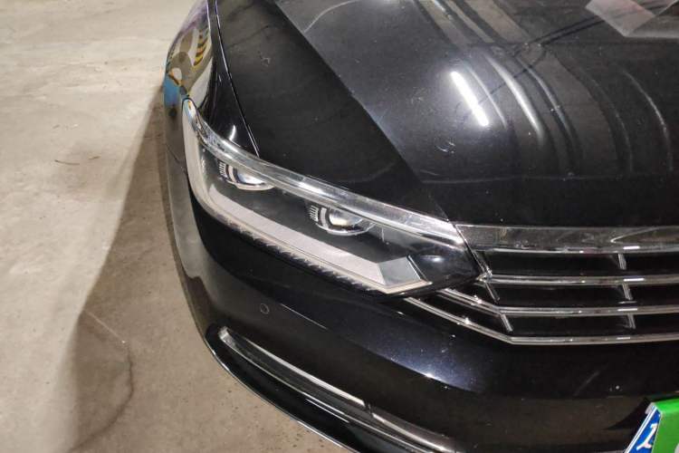Used Volkswagen Magotan 2019 330TSI DSG Luxury Version China VI Standard Right Front Headlight