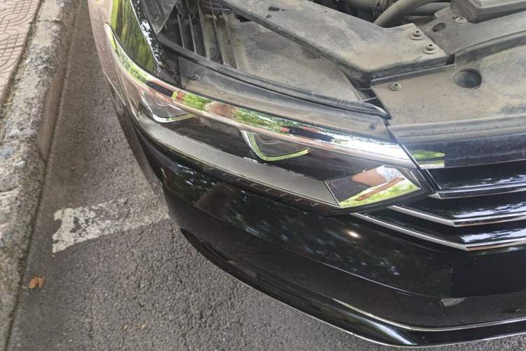 Used Volkswagen Magotan 2019 330TSI DSG Luxury Version China VI Standard Right Front Headlight