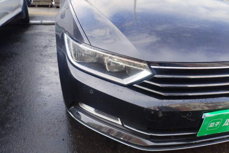 Used Volkswagen Magotan 2019 280TSI DSG Comfort Model China V Standard Right Front Headlight