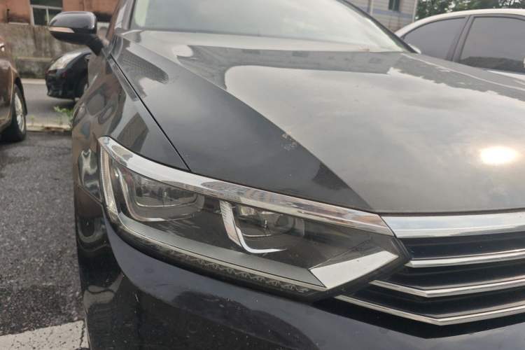 Used Volkswagen Magotan 2019 330TSI DSG Leading Edition China V Standard Right Front Headlight