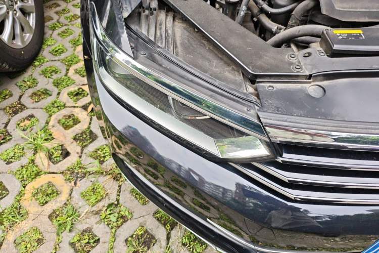Used Volkswagen Magotan 2019 330TSI DSG Leading Model China VI Standard Right Front Headlight