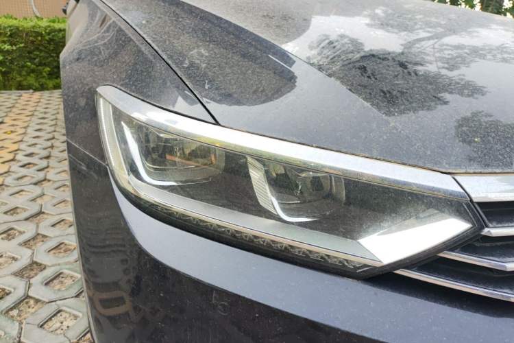 Used Volkswagen Magotan 2019 330TSI DSG Leading Model China VI Standard Right Front Headlight