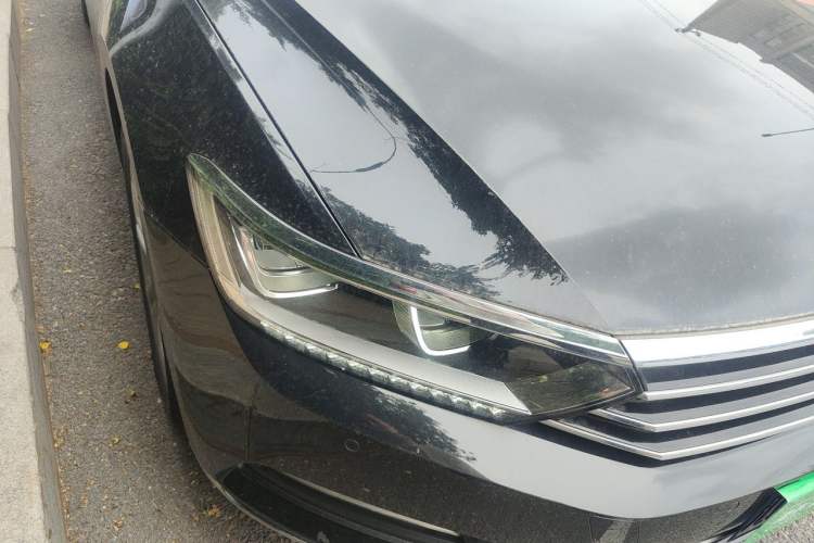 Used Volkswagen Magotan 2019 380TSI DSG Luxury Model China V Standard Right Front Headlight
