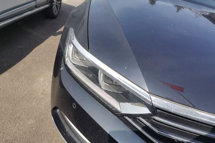 Used Volkswagen Magotan 2019 330TSI DSG Luxury Version China VI Standard Right Front Headlight